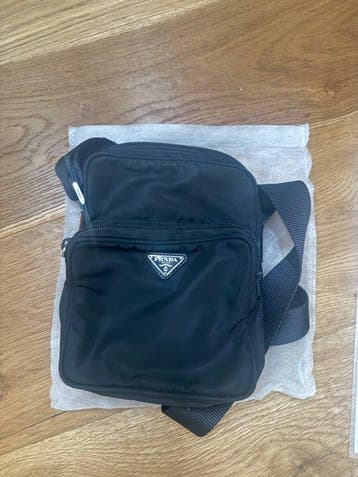 Prada - Sac à bandoulière, Handtassen en Accessoires, Nieuw