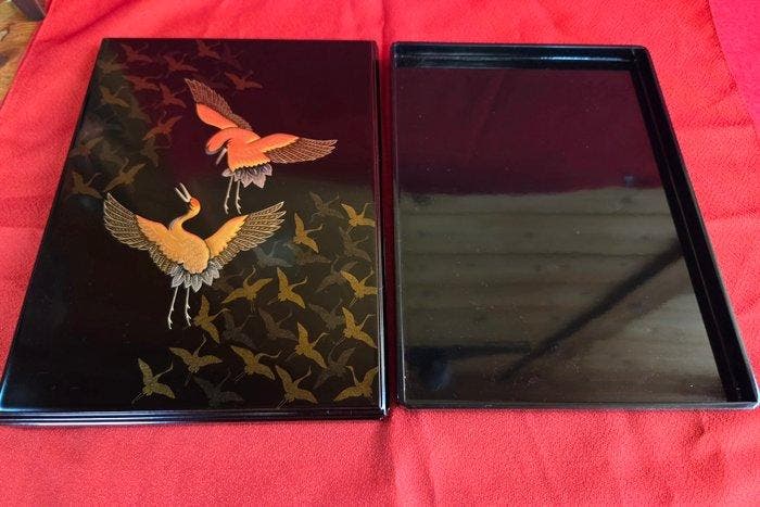 Japanse gelakte documentendoos (Fubako) met gouden maki-e, Antiek en Kunst, Antiek | Overige Antiek
