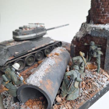 Academy - Diorama T-34/85 & Infanterie - 1940-1950