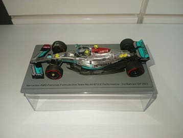 Spark 1:43 - Voiture de course miniature - F1 Mercedes-AMG