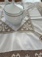 Tafelmiddenstuk - Elegant en prinselijk handgeborduurd