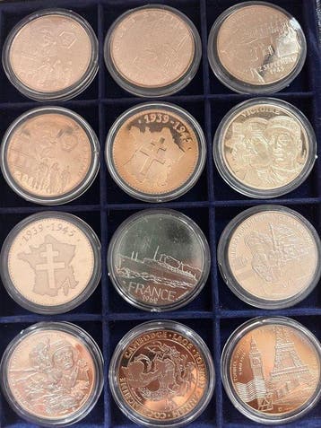 France. Coffret de 24 médailles Du Débarquement a la