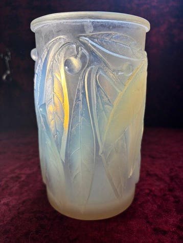 Lalique - René Lalique - Vaas - gevormd geperst mat - Vaas, Antiek en Kunst