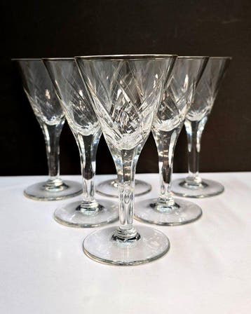 Cristal Boussu - Drinkservies - geslepen en gegraveerd