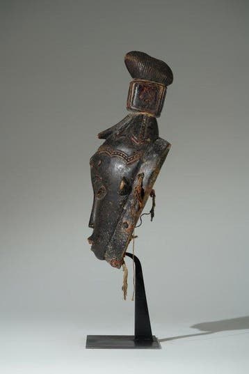 Een houten masker - Guro - Ivoorkust (Zonder minimumprijs)