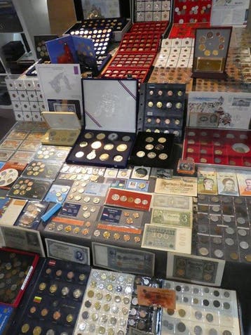 Wereld. Collection of coins/banknote/medals/euro inkl. pp