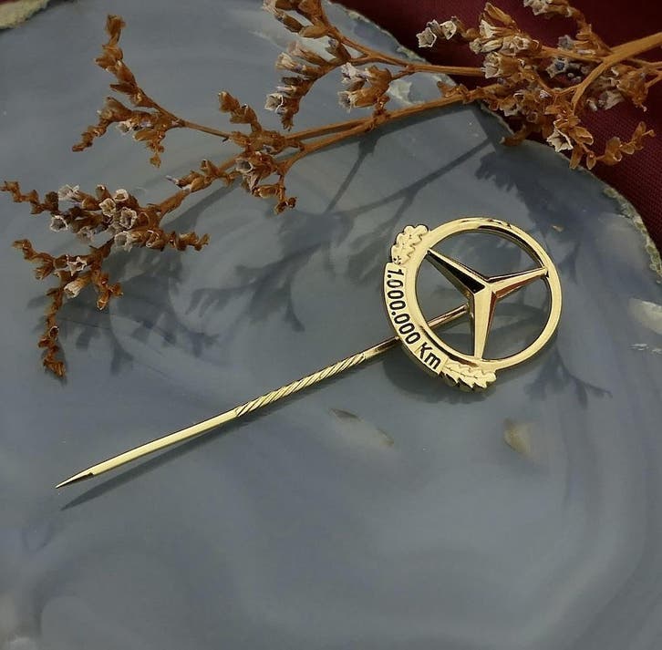 8 karaat vintage reversspeld met Mercedes Benz logo, Bijoux, Sacs & Beauté, Broches, Enlèvement ou Envoi