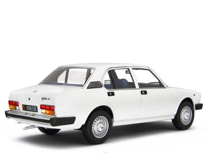 Laudoracing 1:18 - Berline miniature - Alfa Romeo Alfetta, Hobby & Loisirs créatifs, Voitures miniatures | 1:5 à 1:12