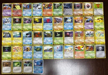 Pokémon - 92 Mixed collection - Various sets, Hobby en Vrije tijd, Nieuw