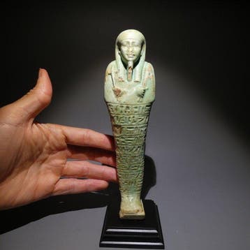 Oud-Egyptisch Faience Grote fijne shabti, 19,5 cm hoog. Late