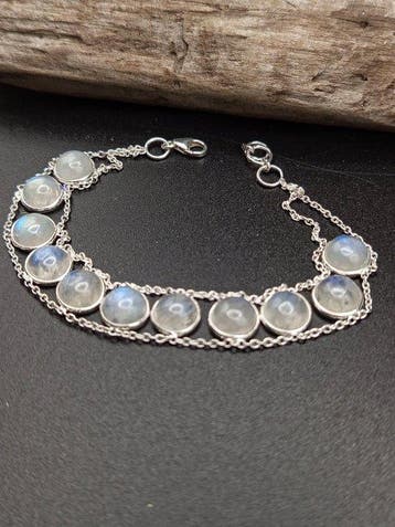 Uniek stuk armband van 925 zilver met maansteen.
