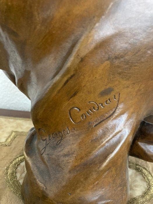 Georges Coudray (1862-1944) - Statue, Jonge dame met hoed -, Antiquités & Art, Antiquités | Meubles | Chaises & Canapés