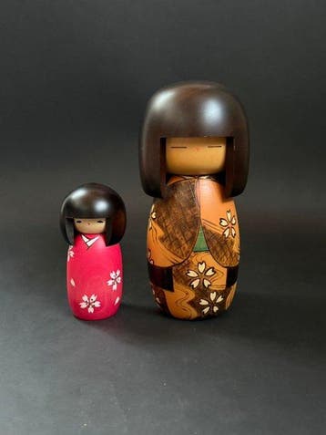 Set van 2 Usaburo Kokeshi Japanse Traditionele Houten Poppen