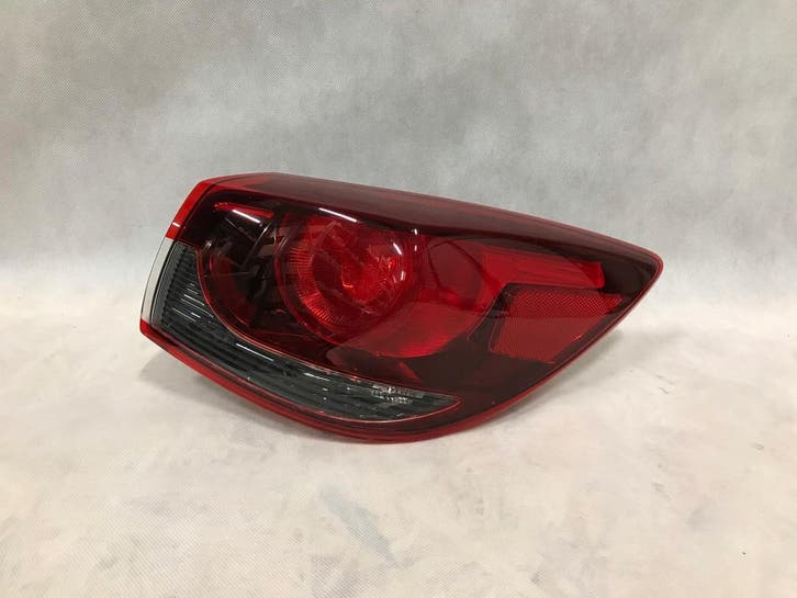 Mazda 2 DJ LIFT 18- achterlicht rechts Europa, Autos : Pièces & Accessoires, Éclairage, Envoi