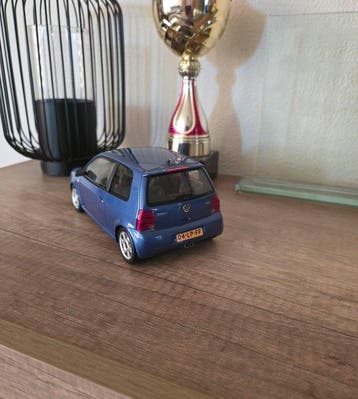 Otto Mobile 1:18 - Modelauto - Volkswagen Lupo GTI - Raven