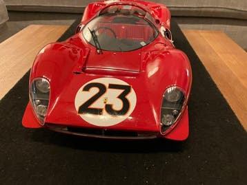 Altaya 1:8 - Voiture de course miniature - Ferrari - 330 P4, Nieuw