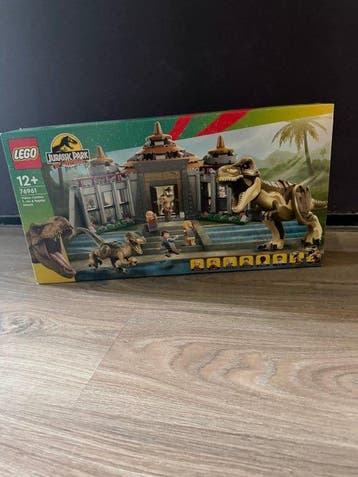 Lego Set - 76961 - Jurassic Park - Visitor Center: T. rex