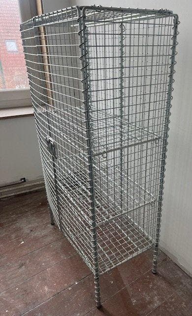 IKEA - Nike Karlsson - Kast - Staal, Antiquités & Art, Antiquités | Meubles | Chaises & Canapés