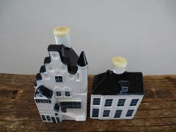 KLM-huisje - Twee KLM/Bols huisjes nr 101 en 106 (gevuld)