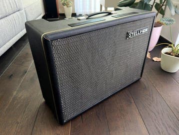 Steelphon - Aantal items: 1 - Gitaarversterker - Italië -