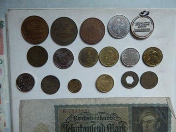 Wereld. Collection of coins, tokens and banknotes (300