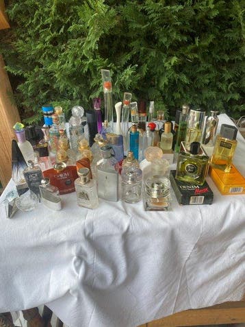 Yves Saint Laurent - Parfumfles (50) - Glas, Metaal, Plastic