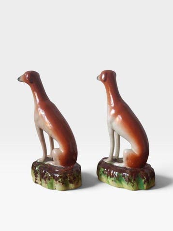 Beeldje - Pair of Staffordshire-Style Greyhound / Whippet
