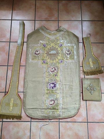 Oude Romeinse chasuble - Borduurwerk - Orfroi - Gouddraad, Antiek en Kunst