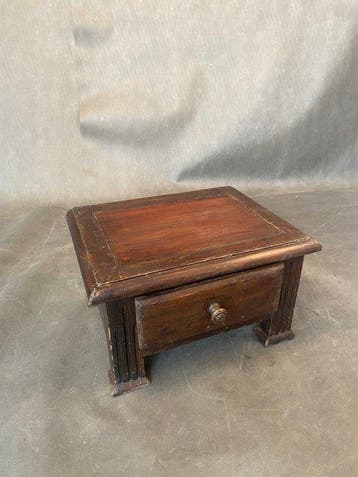 Salontafel - Hout, kleine salontafel uit het begin van de