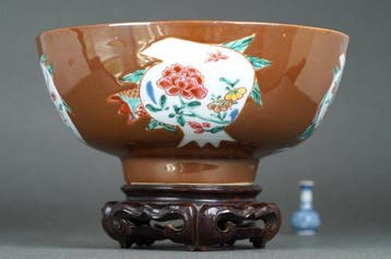 Yongzheng (1723-1735) - Kom - Peonies, Lotus and