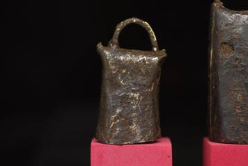 Middeleeuws (gotisch) - 3 × Iron Hand Craft Kerkklokken -, Antiek en Kunst