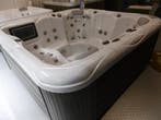 Jacuzzi Wellis 2026 avec services 6 pls  2025     0476885653, Neuf, Fixé