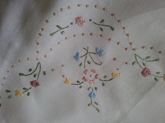 Ensemble de lit printanier délicat avec de belles fleurs, Antiquités & Art, Tapis & Textile