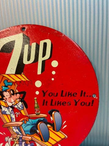 7UP – Goofy – Groot rond emaille reclamebord – “You Like It…