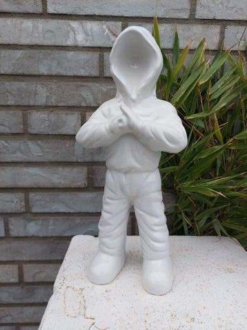 Beeld, sculpture of a hoodie man - 31 cm - Keramiek