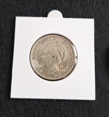 Nederland. Wilhelmina. Gulden 1929 & 1966 met klop (Zonder, Postzegels en Munten