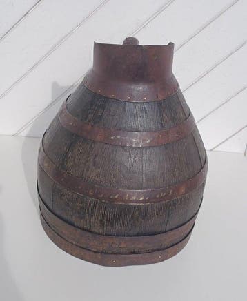 Kruik - IJzer, Eik - Oude wijnkaraf