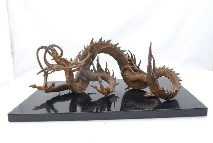 Tweede generatie Suga Shoen Dragon Ornamenten & Objet -, Antiek en Kunst, Antiek | Overige Antiek
