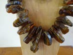 Zeer decoratieve ketting van ruwe kralen van oud amber,, Antiek en Kunst