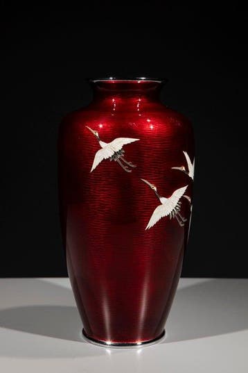 Vase - Cloisonné - un vase cloisonné ginbari avec des grues