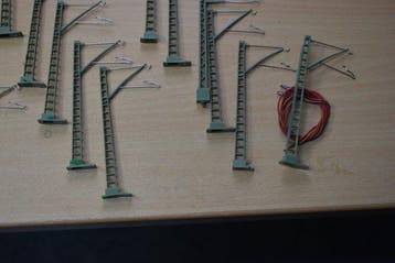 Märklin H0 - Caténaire (135) - Mâts de ligne aérienne, Hobby & Loisirs créatifs