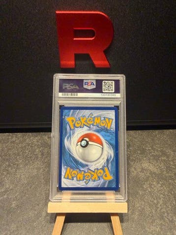 Pokémon - 1 Graded card - Beedrill 161 Full art, Foil - PSA, Hobby en Vrije tijd, Nieuw