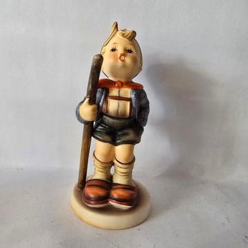 Goebel - Beeldje - Hummel #16/1 - Little Hiker - TMK3 -