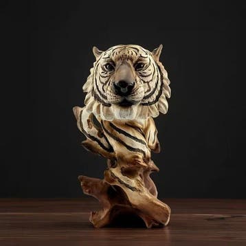 sculptuur, Detailed Tiger Figurine with Wood-Effect Finish
