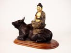 Shakyamuni Boeddha zittend op een os - Hout - Japan - Shwa