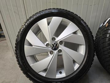 VW Caddy Golf Passat Jetta Audi A3 17inch winterbanden 5x112, Verzenden, Banden en Velgen