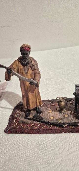 sculptuur, Orientalischer Waffenhändler - 14 cm - Koud