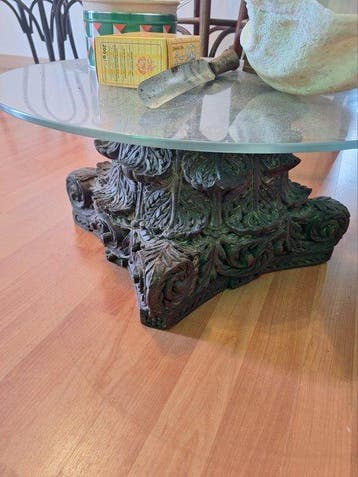 Centre de table - Bois dur - Chapiteau antique pour socle