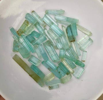 Aquamarijn helder kristal, natuurlijk 2 loten (lichte