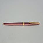 Waterman - C/F - Burgundy body - 18k solid gold nib (M) -, Verzamelen, Nieuw